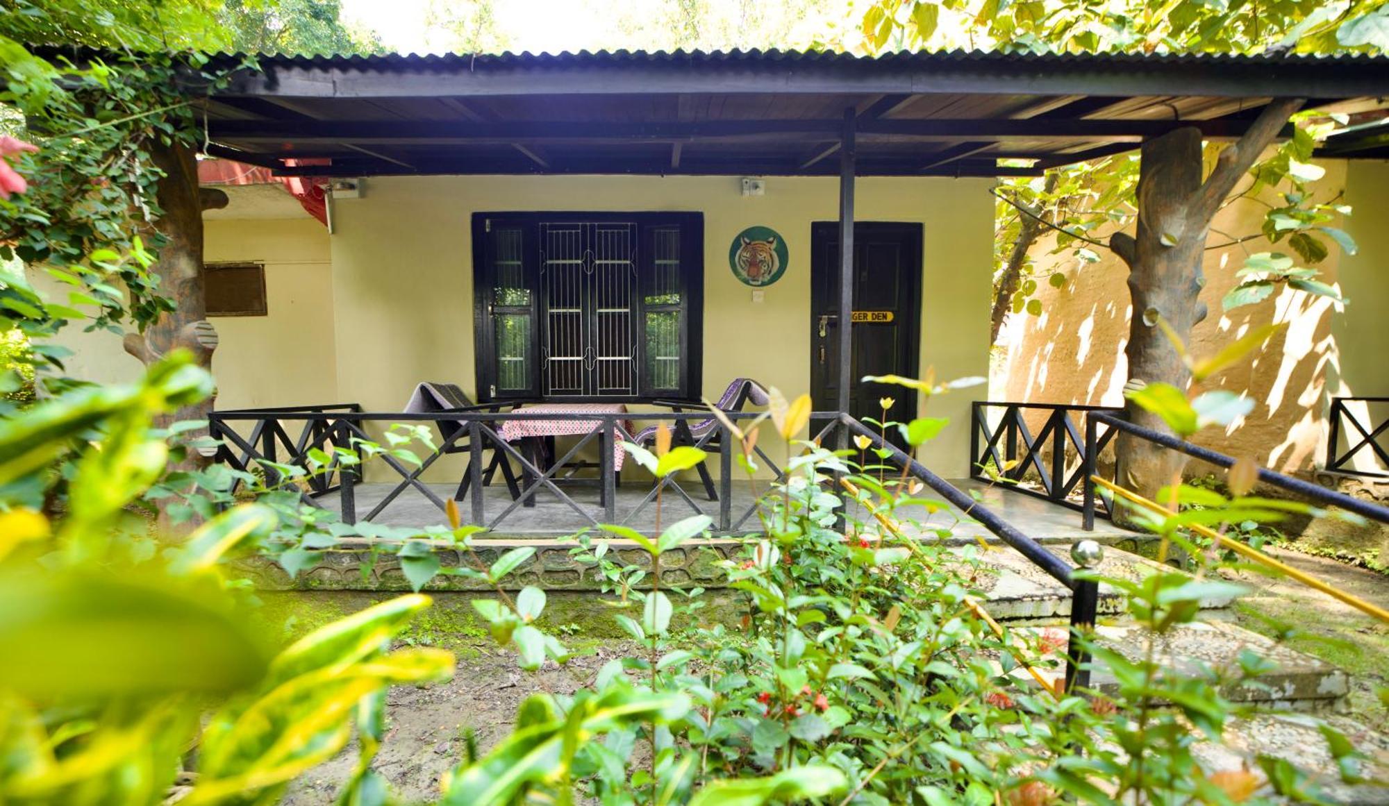 Chitwan Gaida Lodge - Animal Lovers & Birdwatchers Paradise سوراها المظهر الخارجي الصورة